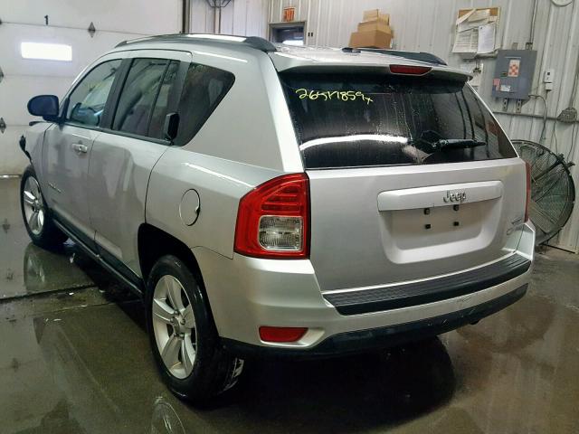1J4NT1FB7BD264365 - 2011 JEEP COMPASS SP Күміс фото 3