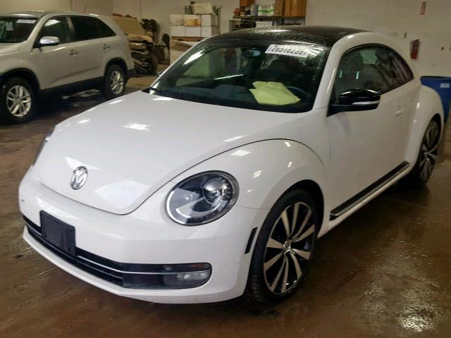 3VWVA7AT8DM606537 - 2013 VOLKSWAGEN BEETLE TUR WHITE photo 2