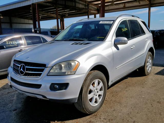 4JGBB86E87A244323 - 2007 MERCEDES-BENZ ML 350 SILVER photo 2