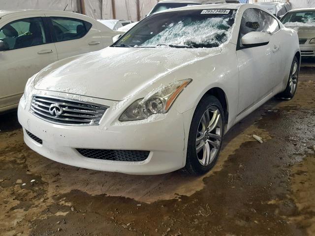 JNKCV64F99M652913 - 2009 INFINITI G37 WHITE photo 2