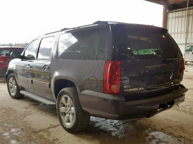 1GKUCKE04AR195762 - 2010 GMC YUKON XL C GRAY photo 3