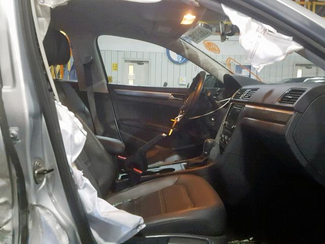 1VWDT7A30HC042850 - 2017 VOLKSWAGEN PASSAT R-L SILVER photo 5