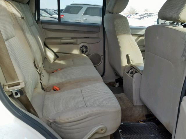 1J8HG48N26C229382 - 2006 JEEP COMMANDER WHITE photo 6