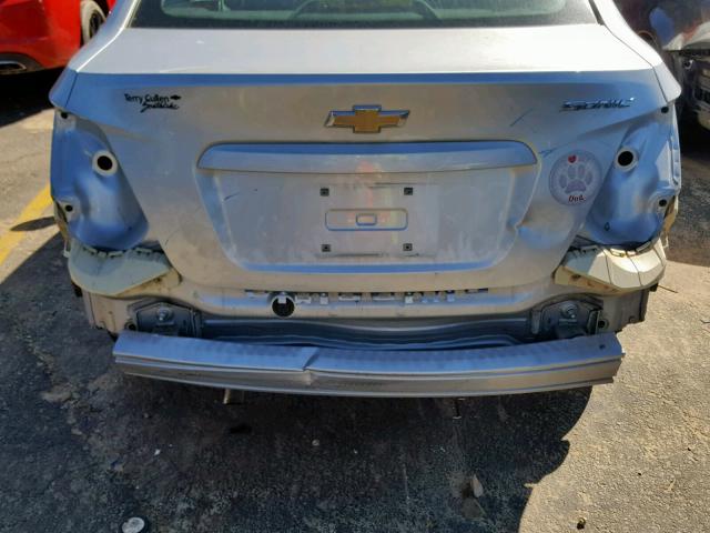 1G1JA5SH0G4150915 - 2016 CHEVROLET SONIC LS SILVER photo 9