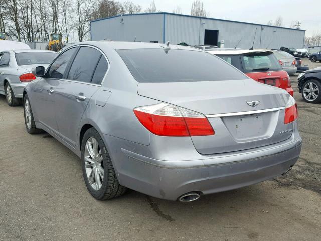 KMHGC46F19U041568 - 2009 HYUNDAI GENESIS 4. SILVER photo 3