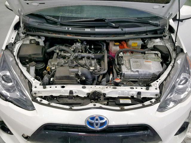 JTDKDTB35F1107795 - 2015 TOYOTA PRIUS C WHITE photo 7