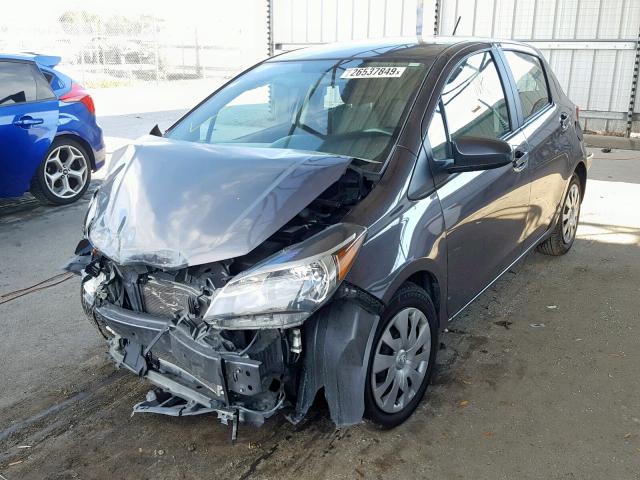 VNKKTUD38GA067338 - 2016 TOYOTA YARIS L GRAY photo 2