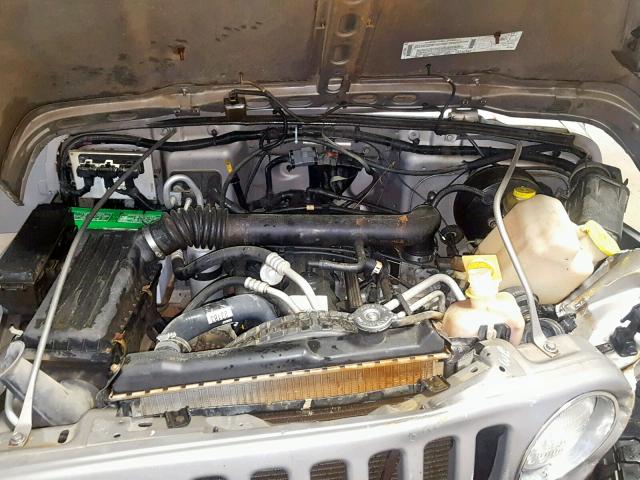 1J4FA49S71P333303 - 2001 JEEP WRANGLER / SILVER photo 7