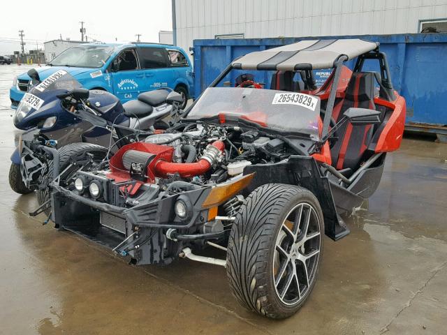 57XAAPFA4G5112170 - 2016 POLARIS SLINGSHOT RED photo 2