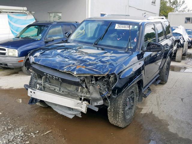 JTEBU5JR7J5507324 - 2018 TOYOTA 4RUNNER SR BLACK photo 2