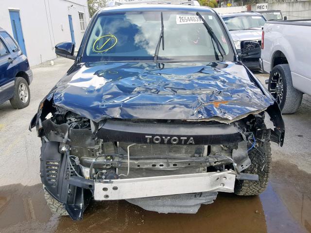 JTEBU5JR7J5507324 - 2018 TOYOTA 4RUNNER SR BLACK photo 9