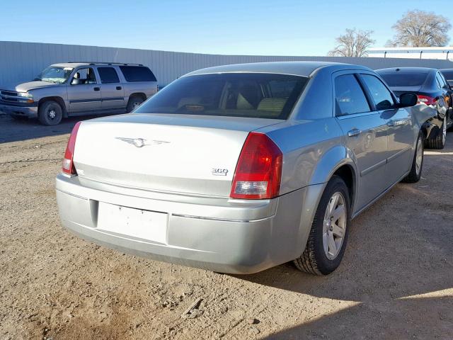 2C3KA53G76H354814 - 2006 CHRYSLER 300 TOURIN GRAY photo 4