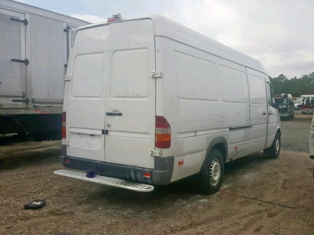 WD0PD744255803676 - 2005 DODGE SPRINTER WHITE photo 4