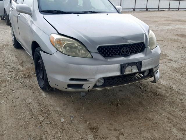 2T1KR32E53C031635 - 2003 TOYOTA MATRIX XR SILVER photo 9