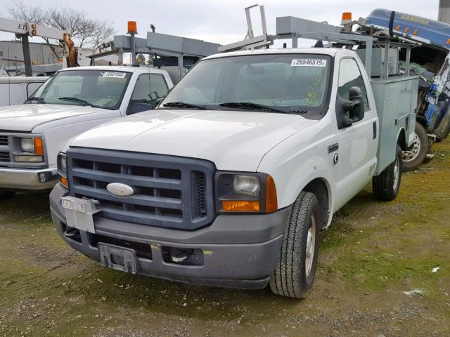 1FDSF30596EC12178 - 2006 FORD F350 SRW S WHITE photo 2