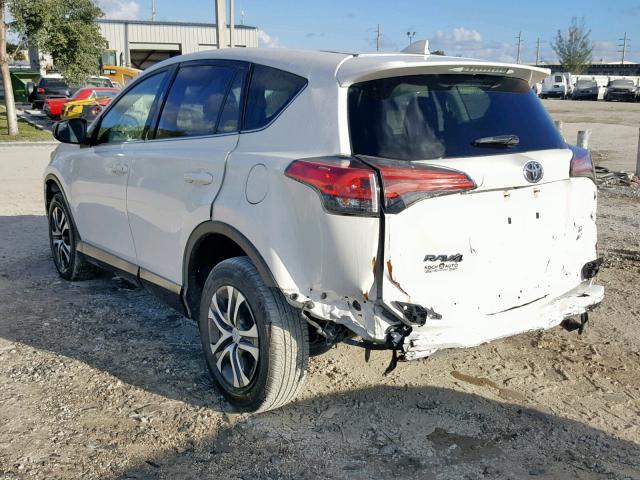 JTMBFREV2JJ732786 - 2018 TOYOTA RAV4 LE WHITE photo 3