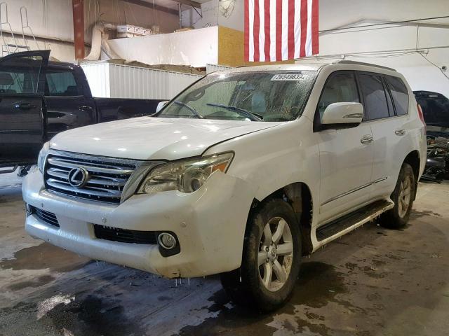 JTJBM7FX0C5038133 - 2012 LEXUS GX WHITE photo 2