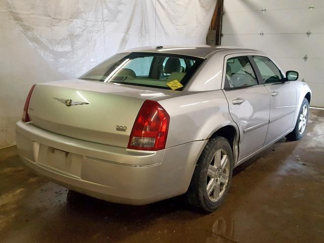 2C3KK53G36H465745 - 2006 CHRYSLER 300 TOURIN SILVER photo 4