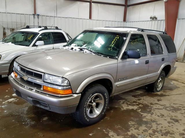 1GNCS13W32K122489 - 2002 CHEVROLET BLAZER GOLD photo 2