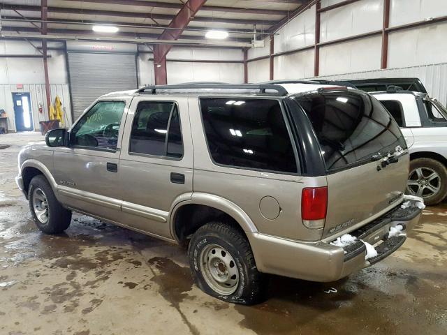 1GNCS13W32K122489 - 2002 CHEVROLET BLAZER GOLD photo 3