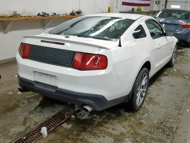 1ZVBP8CF8B5143980 - 2011 FORD MUSTANG GT WHITE photo 4