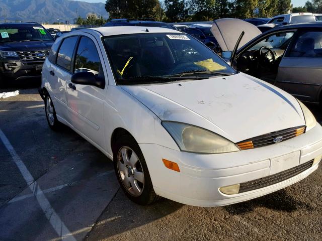 3FAFP373X2R235795 - 2002 FORD FOCUS ZX5 WHITE photo 1