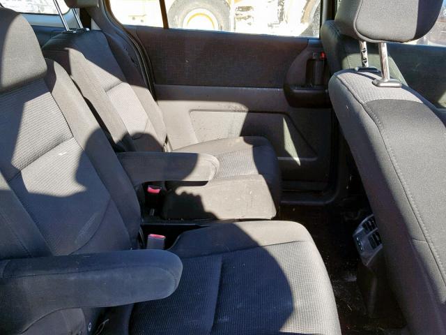 JM1CR293490353513 - 2009 MAZDA 5 GRAY photo 6