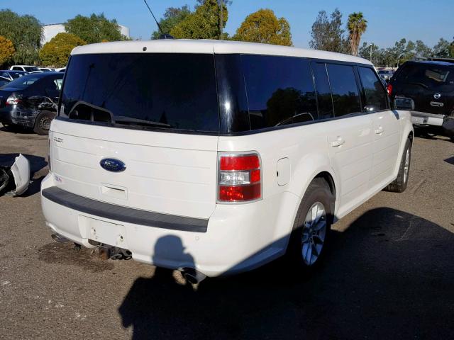 2FMGK5B81DBD31372 - 2013 FORD FLEX SE WHITE photo 4