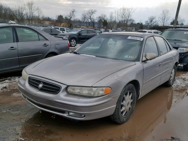 2G4WF5212W1604878 - 1998 BUICK REGAL GS SILVER photo 2