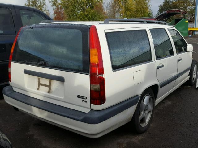 YV1LW5728V2340454 - 1997 VOLVO 850 T5 WHITE photo 4