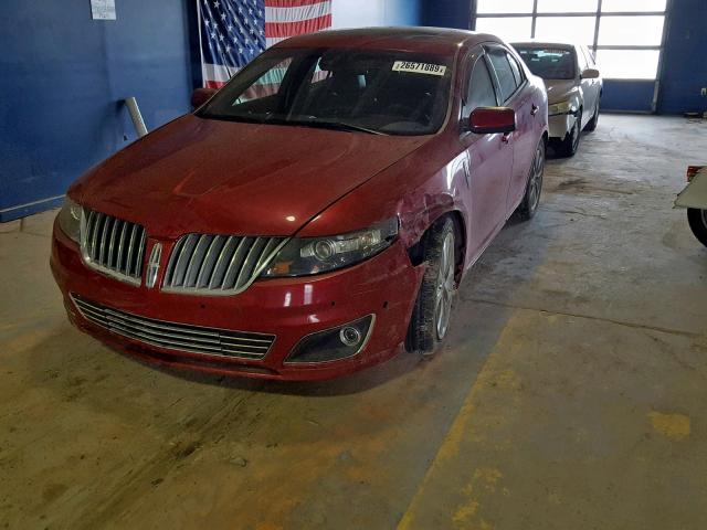 1LNHL9FT4AG610309 - 2010 LINCOLN MKS RED photo 2