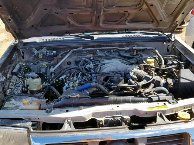 1N6ED27T1YC392046 - 2000 NISSAN FRONTIER C SILVER photo 7