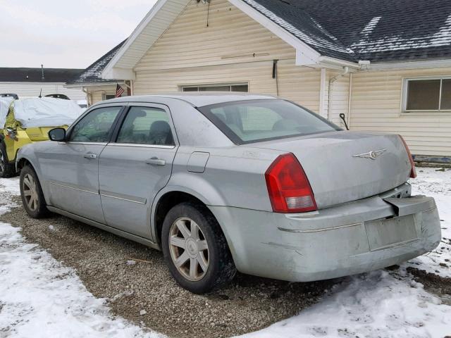 2C3JA53G85H516993 - 2005 CHRYSLER 300 TOURIN SILVER photo 3