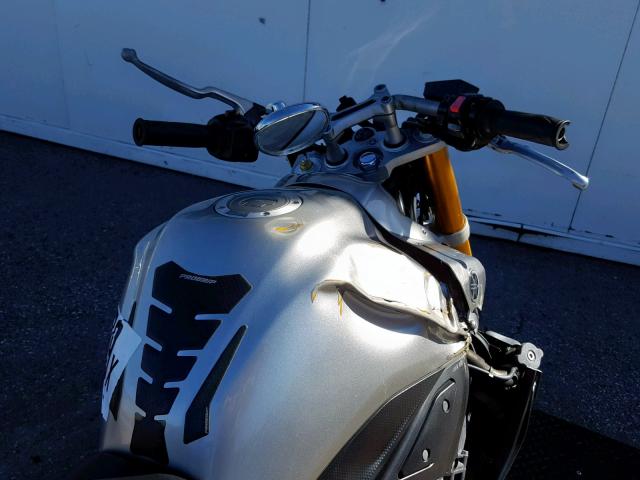 JYARN17Y56A000309 - 2006 YAMAHA FZ1 S SILVER photo 5