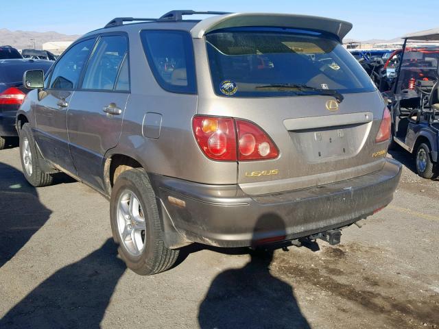 JT6HF10UXY0130915 - 2000 LEXUS RX 300 GOLD photo 3