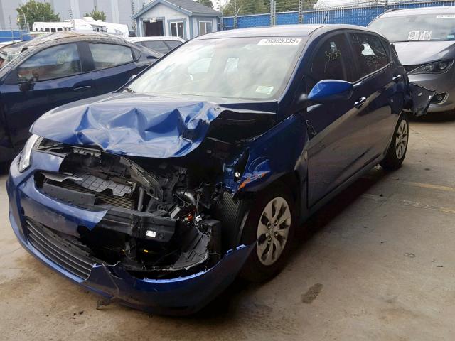 KMHCT5AE9HU337245 - 2017 HYUNDAI ACCENT SE BLUE photo 2