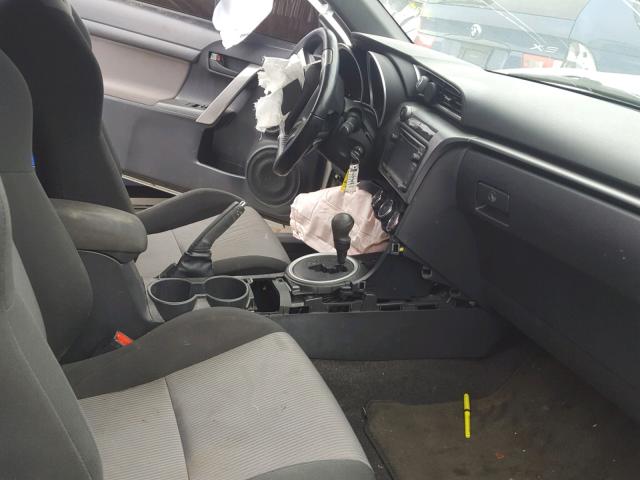 JTKJF5C79FJ009476 - 2015 TOYOTA SCION TC WHITE photo 5