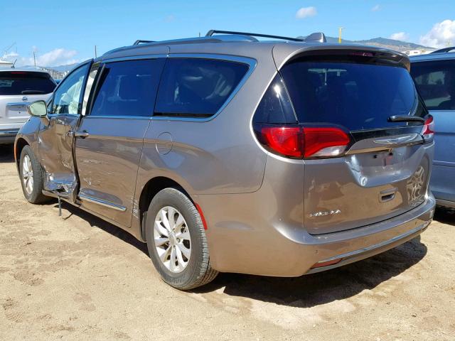 2C4RC1BG8JR154073 - 2018 CHRYSLER PACIFICA T BROWN photo 3