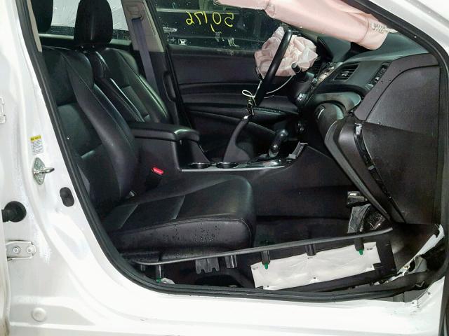 19VDE1F7XDE013776 - 2013 ACURA ILX 20 TEC WHITE photo 5