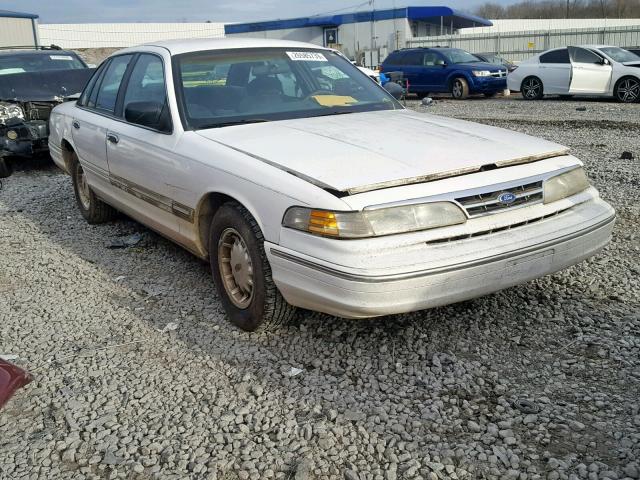 2FALP74W8VX216953 - 1997 FORD CROWN VICT WHITE photo 1