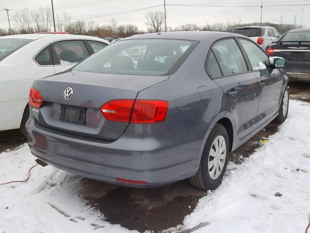 3VW2K7AJ4DM256631 - 2013 VOLKSWAGEN JETTA BASE GRAY photo 4