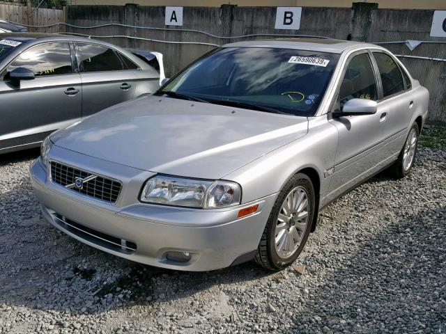 YV1TS911651393744 - 2005 VOLVO S80 T6 TUR SILVER photo 2