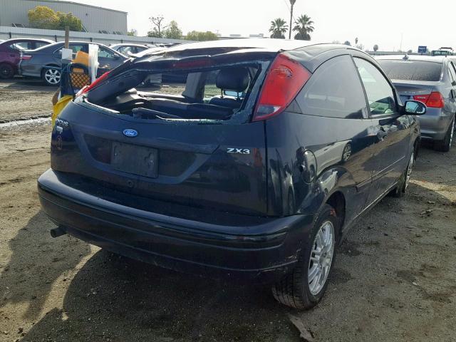 1FAHP31N97W227856 - 2007 FORD FOCUS ZX3 BLACK photo 4