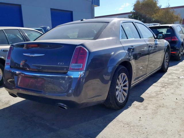 2C3CCAAGXDH745446 - 2013 CHRYSLER 300 GRAY photo 4