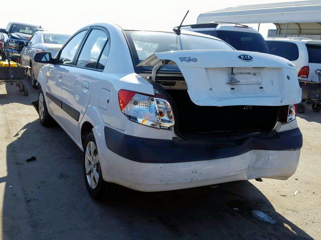 KNADE223296504241 - 2009 KIA RIO BASE WHITE photo 3