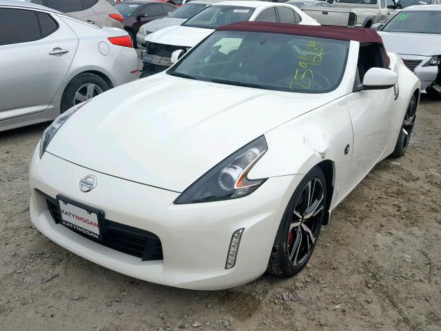 JN1AZ4FH2JM520034 - 2018 NISSAN 370Z BASE WHITE photo 2