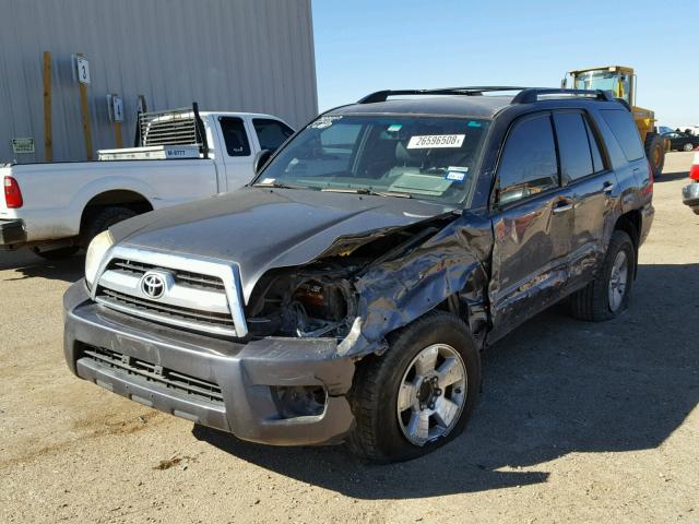 JTEZU14R678073083 - 2007 TOYOTA 4RUNNER SR GRAY photo 2