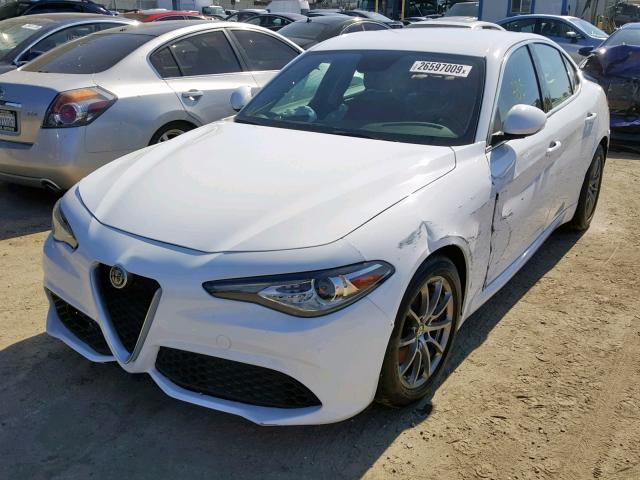 ZARFAEBN2J7591881 - 2018 ALFA ROMEO GIULIA WHITE photo 2