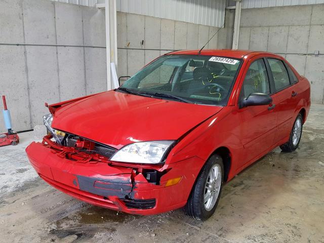 1FAFP34N47W257074 - 2007 FORD FOCUS ZX4 RED photo 2