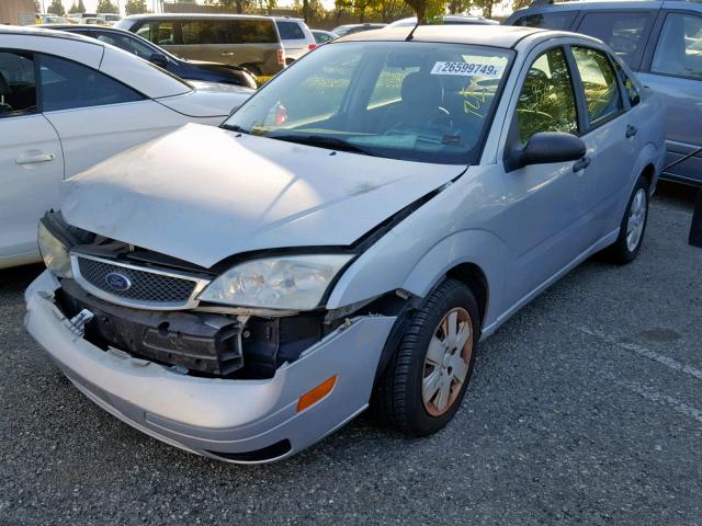 1FAFP34N87W358490 - 2007 FORD FOCUS ZX4 SILVER photo 2